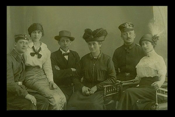 Ein Klick öffnet die Galerie Gertrud Klein